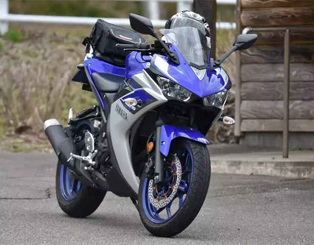 Motorcycle photo on its original background before shadow work