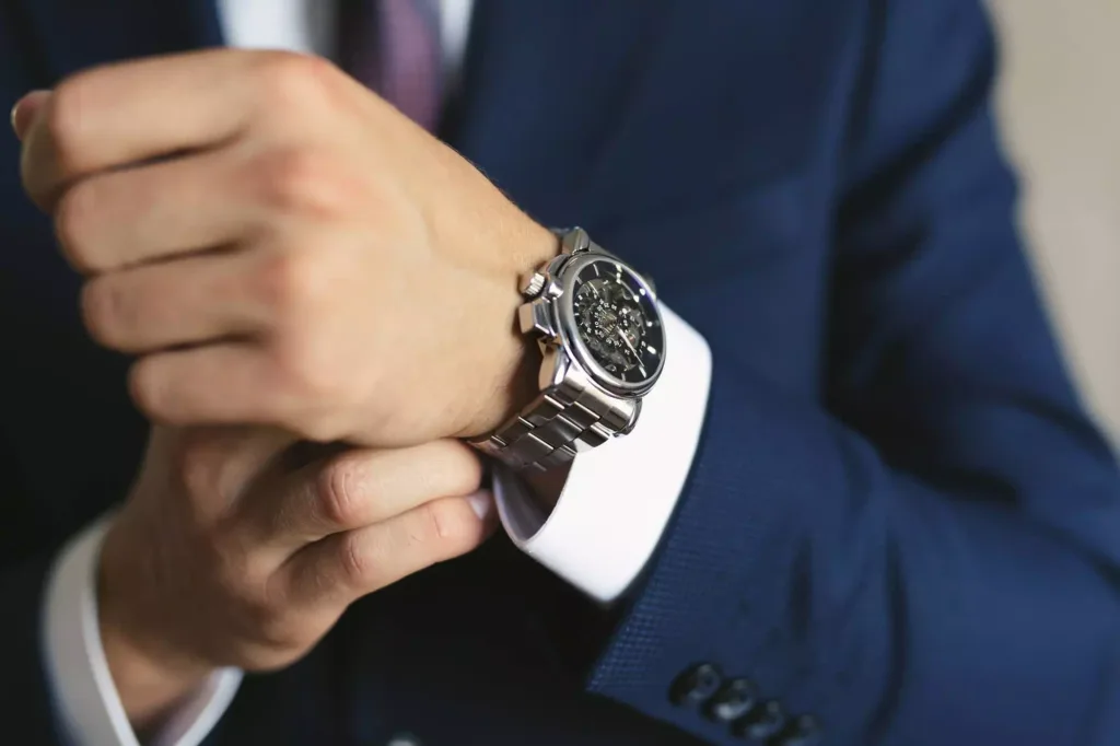 Fastening the Watch