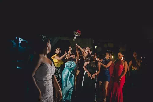 flying bouquet