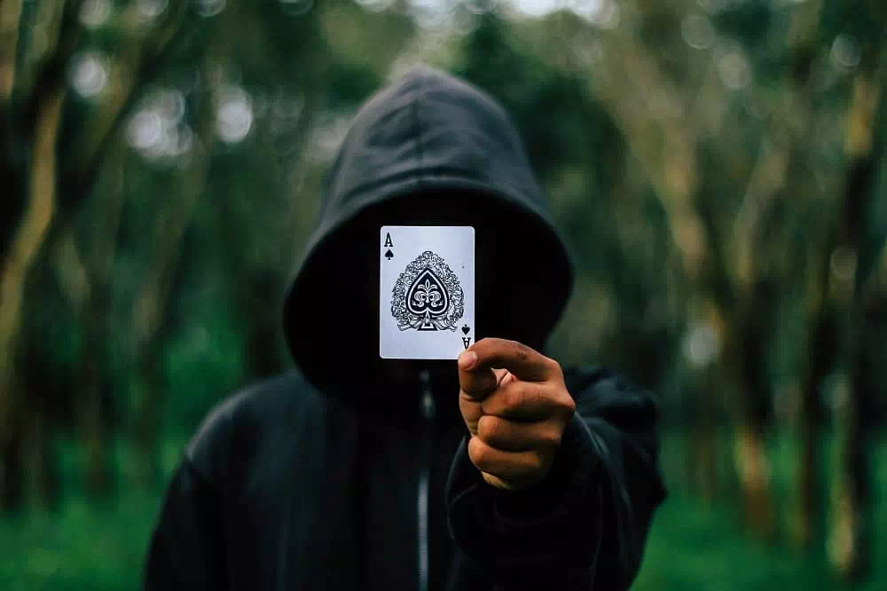 go faceless