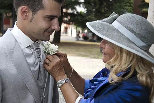 groom's mother
