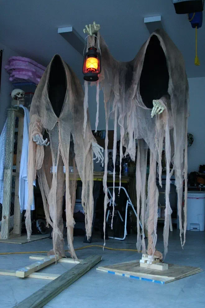Haunting Hooded Ghouls - Halloween design ideas