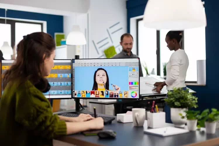 Job Roles and Industries for Graphic Designers