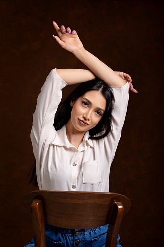 Tilt Head Poses