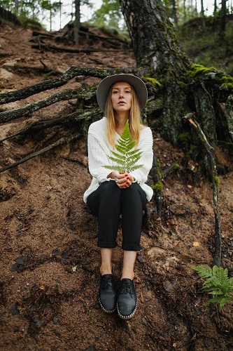 Poses With the Environment